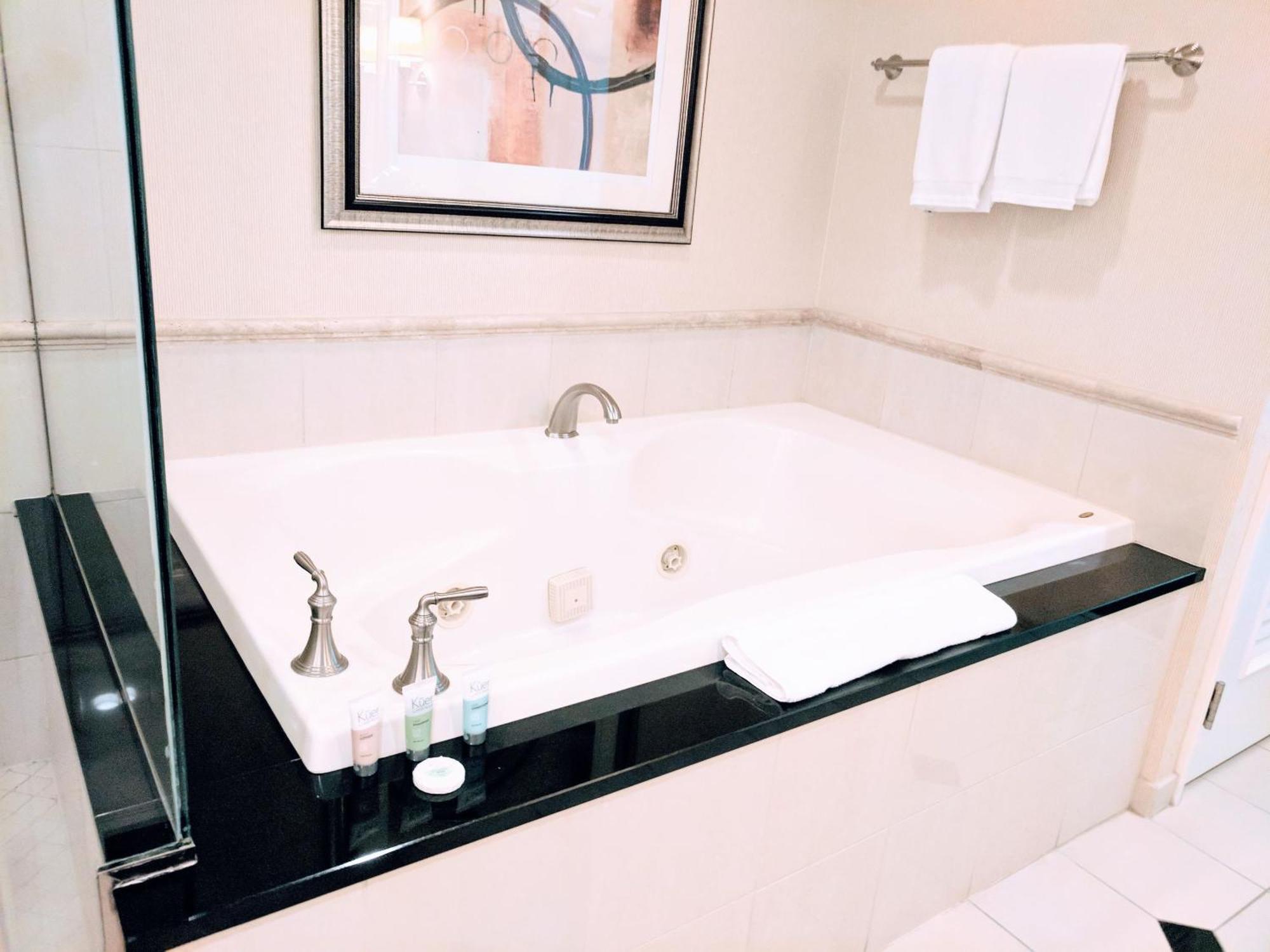 Strip & Sphere View - Separate Living Room - 2 Full Bath - Full Kitchen - Balcony - 900 Sqft - Mgm Signature Λας Βέγκας Εξωτερικό φωτογραφία